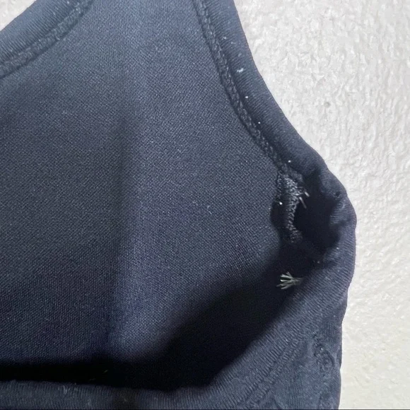 Athleta Black Womens Fitted Seamless Racer Back Sports Bra Size Medium - Picture 6 of 8